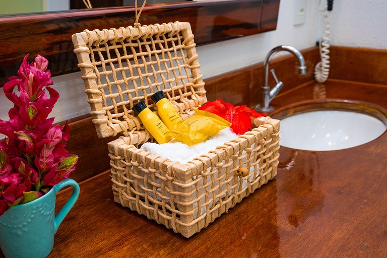 Canoe Ecolodge House