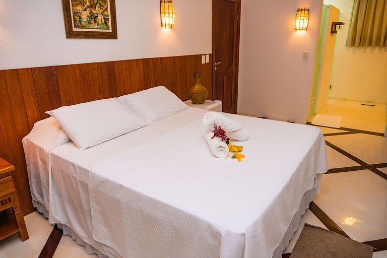 Canoe Ecolodge House